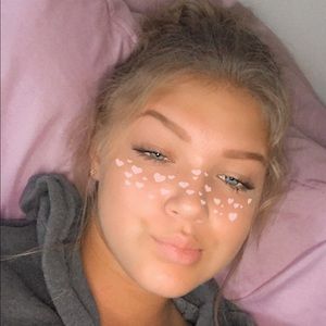 Meet your Posher, Chloe